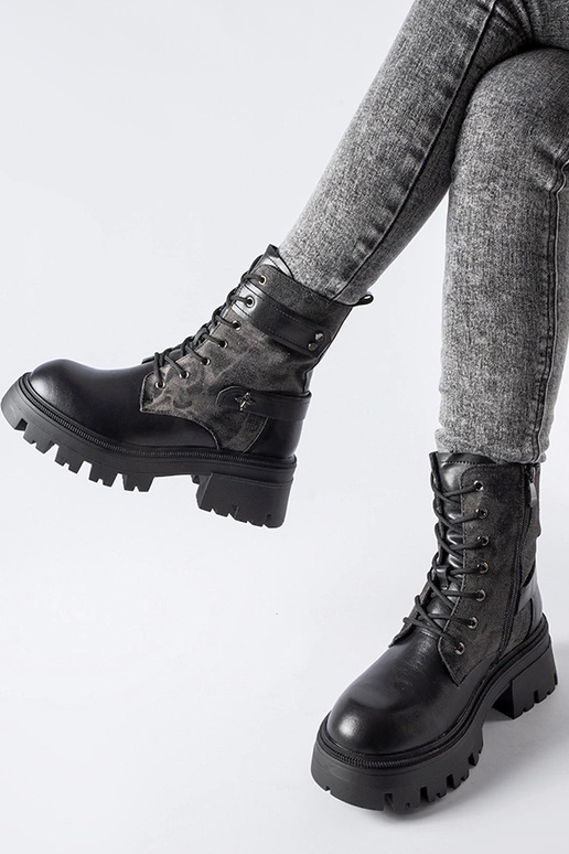 Schwarze gefütterte Trapper mit...