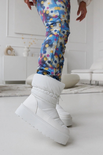 Weiße gefütterte...