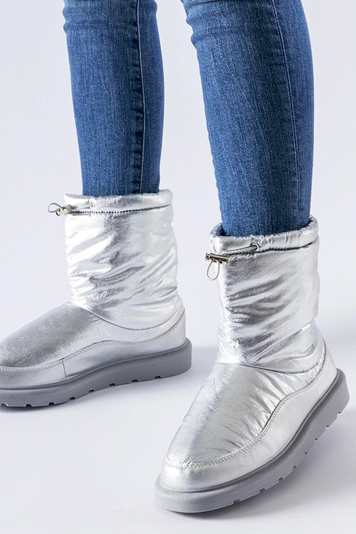 Isolierte Whitetail-Schneestiefel in...