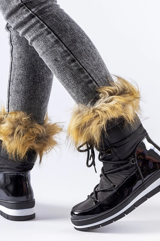 Schwarze Lackleder-Schneestiefel mit...