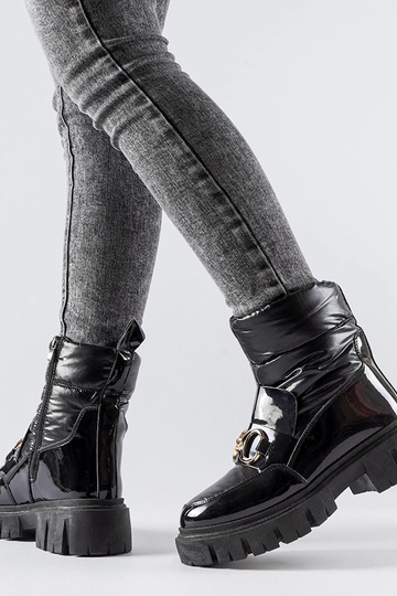 Elijah Schneestiefel aus...