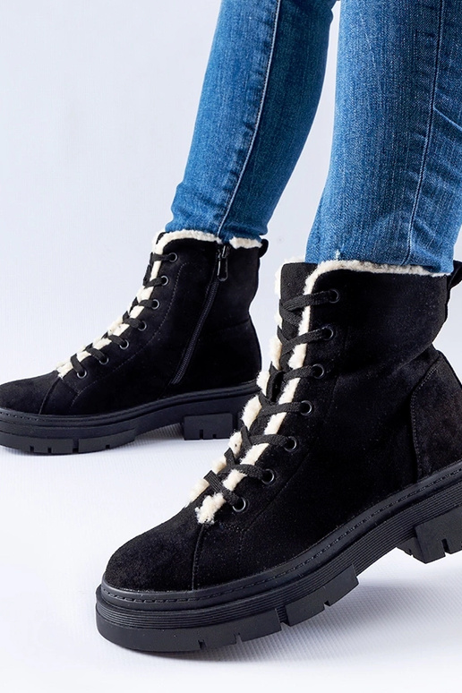 Schwarze isolierte Schuhe aus... Schwarze isolierte Schuhe aus...