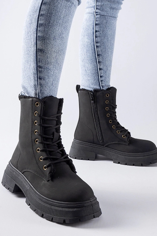 Schwarze gefütterte Trekkingstiefel...