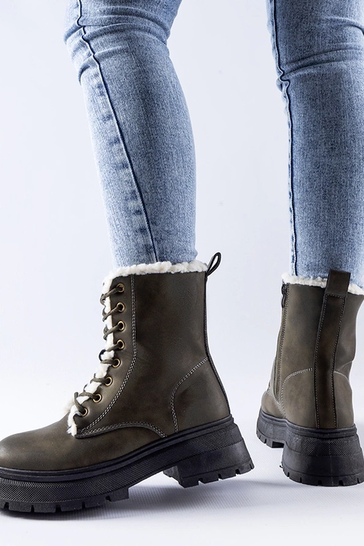 Grüne gefütterte Trekkingstiefel...