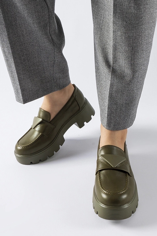 Grüne Mokassins mit massiver... Grüne Mokassins mit massiver...