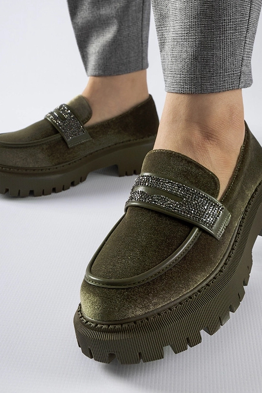Grüne Loafer mit Zirkonen verziert... Grüne Loafer mit Zirkonen verziert...