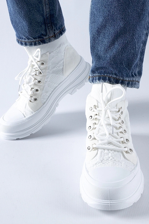 Weiße High-Top-Sneakers aus Stoff... Weiße High-Top-Sneakers aus Stoff...