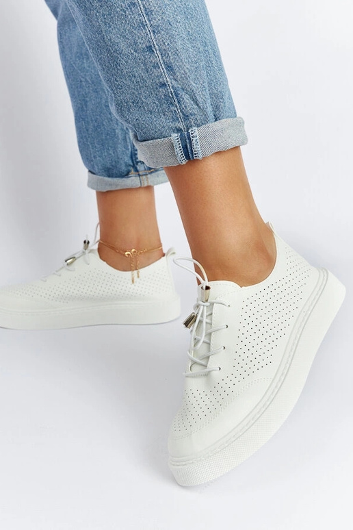 Weiße perforierte Sneakers „Laytonville“ Weiße perforierte Sneakers „Laytonville“