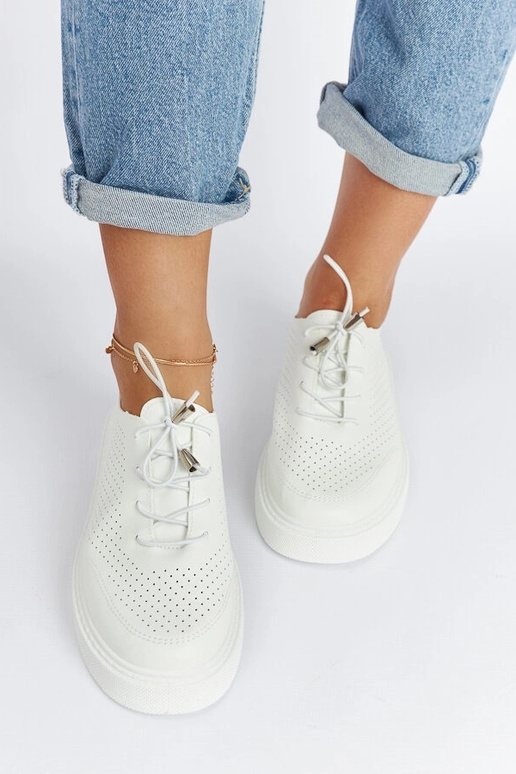 Weiße perforierte Sneakers „Laytonville“ Weiße perforierte Sneakers „Laytonville“