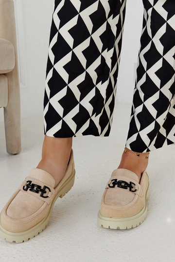 Beigefarbene Damen-Loafer... 2