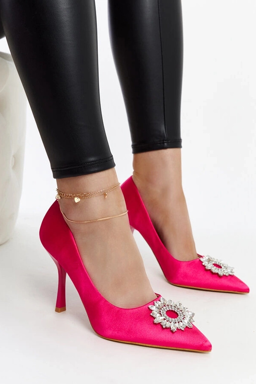 Rosa satinierte Stilettos mit... Rosa satinierte Stilettos mit...