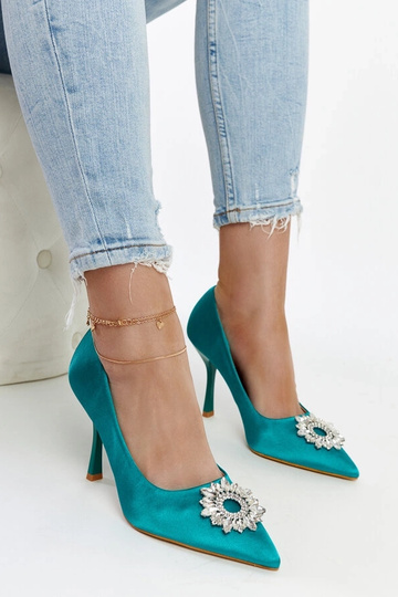 Grüne satinierte Stilettos mit Susegana-Zirkonen