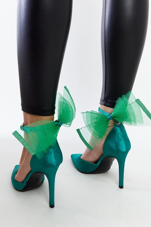 Grüne Pumps mit Schleife von Ilaysa Grüne Pumps mit Schleife von Ilaysa