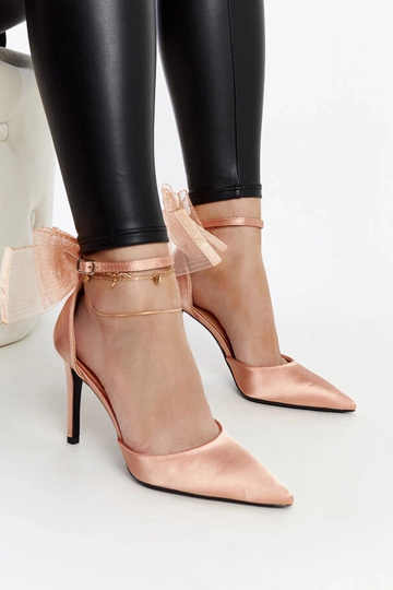 Hellrosa Pumps mit Schleife von Ilaysa