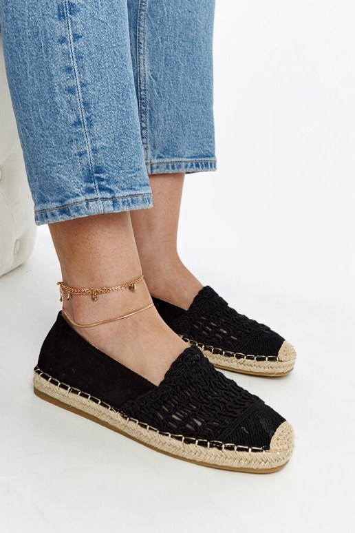 Schwarze durchbrochene Espadrilles... Schwarze durchbrochene Espadrilles...