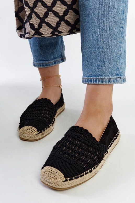 Schwarze durchbrochene Espadrilles... Schwarze durchbrochene Espadrilles...