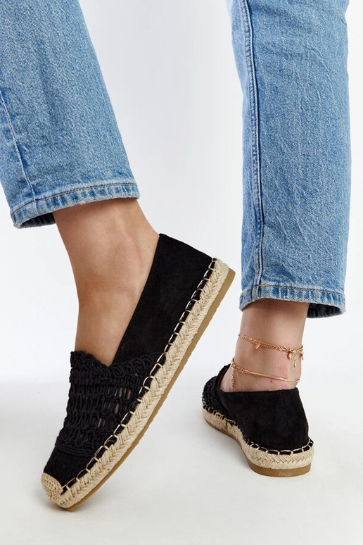 Schwarze durchbrochene Espadrilles... Schwarze durchbrochene Espadrilles...