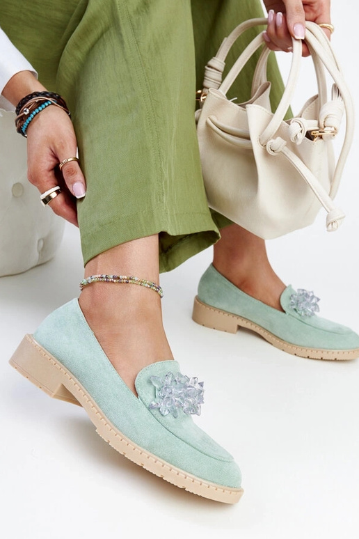 Hellgrüne Wildleder-Mokassins mit... Hellgrüne Wildleder-Mokassins mit...