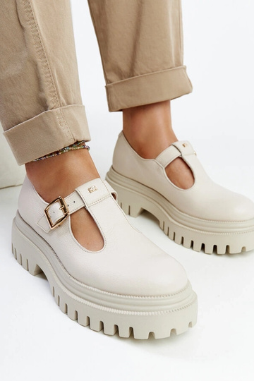 Beige Leder-Schnürschuhe...