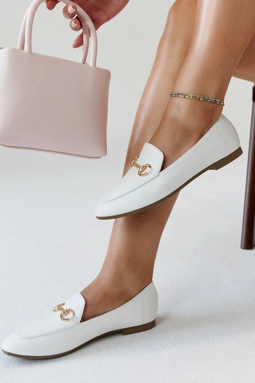 Weiße Mokassins mit Erminia-Schnalle Weiße Mokassins mit Erminia-Schnalle