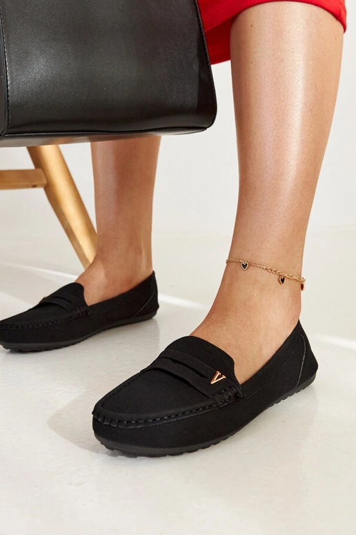 Schwarze Mokassins mit mattem Finish...