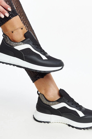 Schwarze Plateau-Sneakers... 2