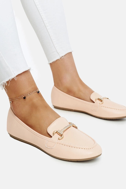 Beige Loafer mit dekorativer Schnalle... Beige Loafer mit dekorativer Schnalle...