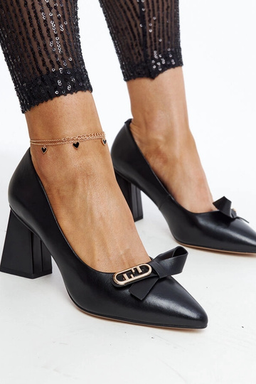 Schwarze Pumps mit... 2