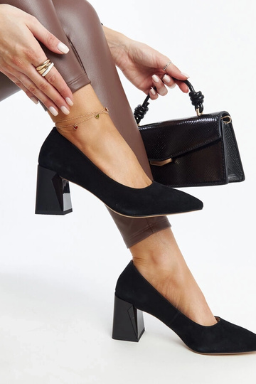 Schwarze Lederpumps mit...