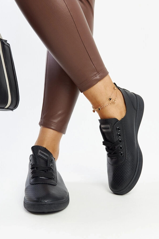 Schwarze Sneaker Yusra aus Ökoleder