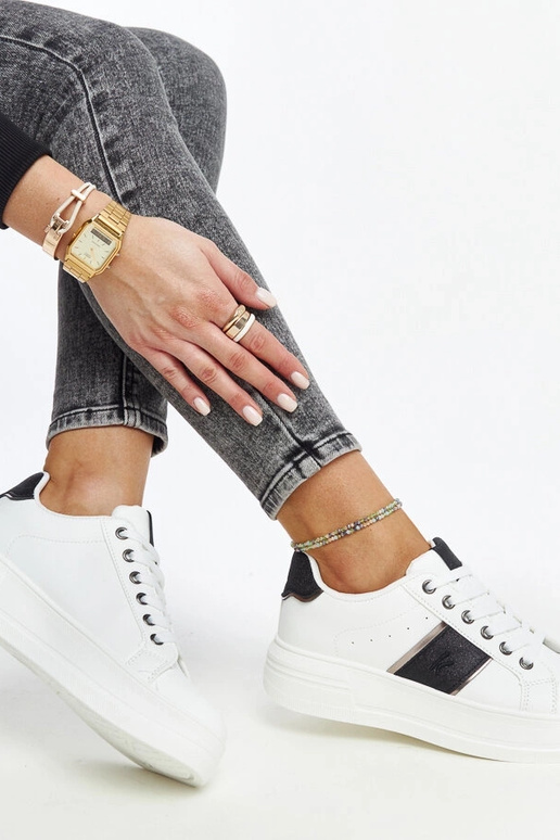 Schwarz-weiße Sneakers mit dickerer...