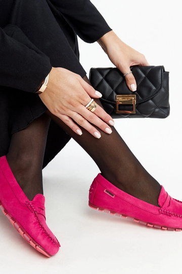 Nafisah Loafer aus Wildleder in Dunkelrosa