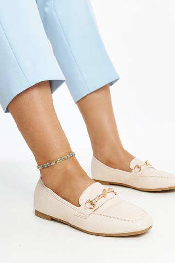 Hellbeige dekorative Loafer...