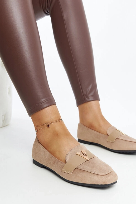 Braune Mokassins mit Namal-Dekoration