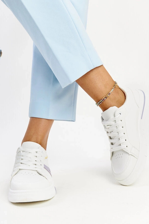 Weiße Sneaker mit Zorica-Farbe