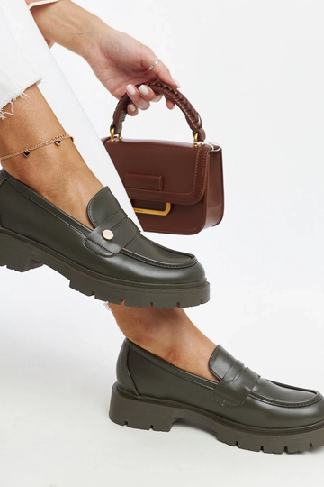Dunkelgrüne Schuhe aus Kunstleder Mladenka 2