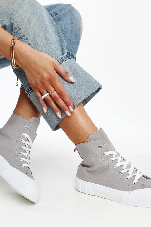 Graue hohe Turnschuhe Vinka Graue hohe Turnschuhe Vinka