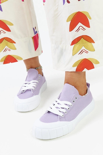 Lila Stoff-Sneakers von... 2