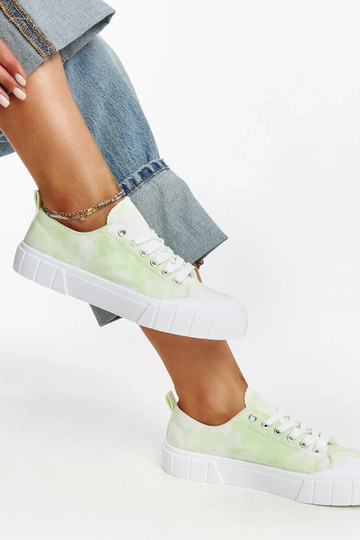 Hellgrüne Stoff-Sneaker von... 2