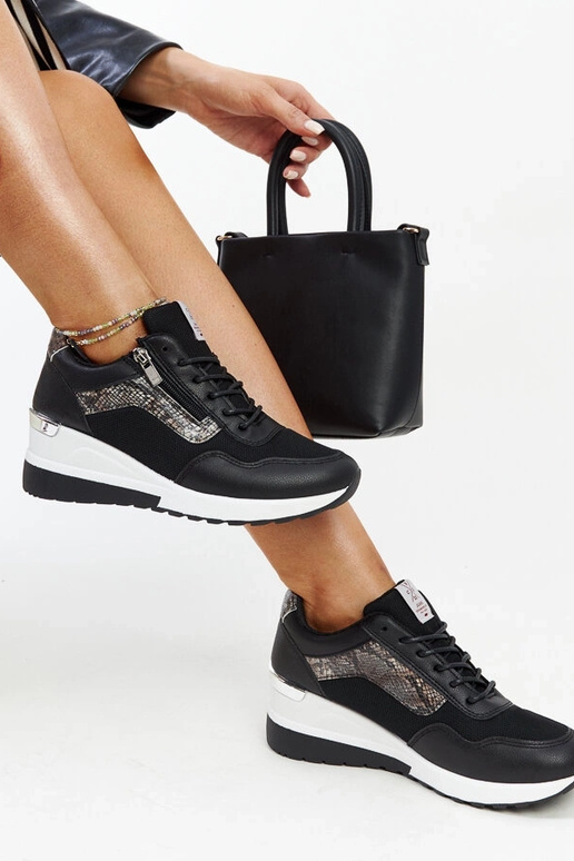 Schwarze Keilsneaker für Damen CROSS... Schwarze Keilsneaker für Damen CROSS...