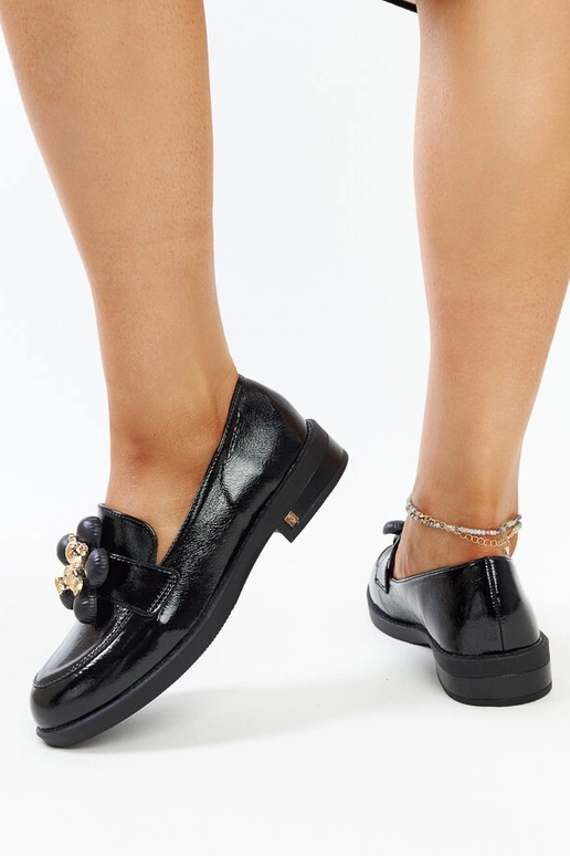 Schwarze lackierte Mokassins mit...