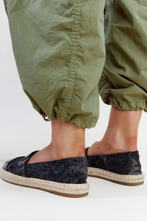 Schwarze glänzende Surana-Espadrilles