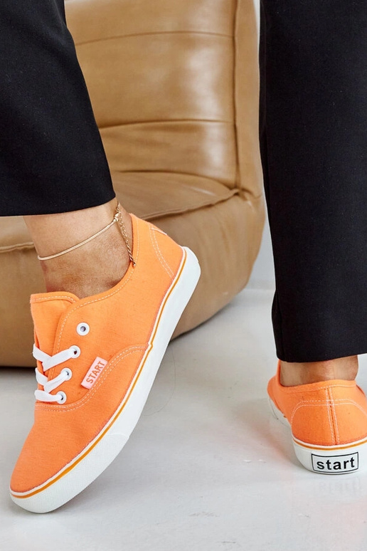 Orangefarbene klassische Erla-Sneaker Orangefarbene klassische Erla-Sneaker