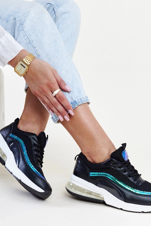 Schwarze Sneakers mit Jelka-Hologramm Schwarze Sneakers mit Jelka-Hologramm