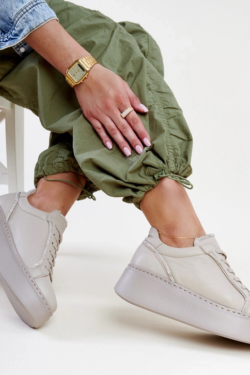 Dunkelbeige Leder-Sneakers mit... Dunkelbeige Leder-Sneakers mit...