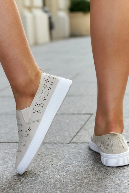 Beigefarbene Slip-On-Sneakers „Hilal“