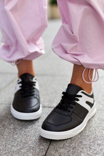 Schwarze Sport-Sneakers... 2
