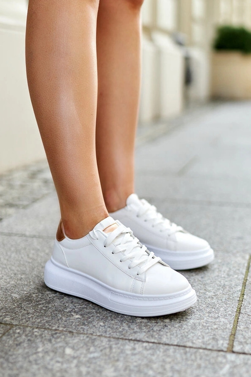 Weiße Sneaker mit dicker Sohle Ivalu