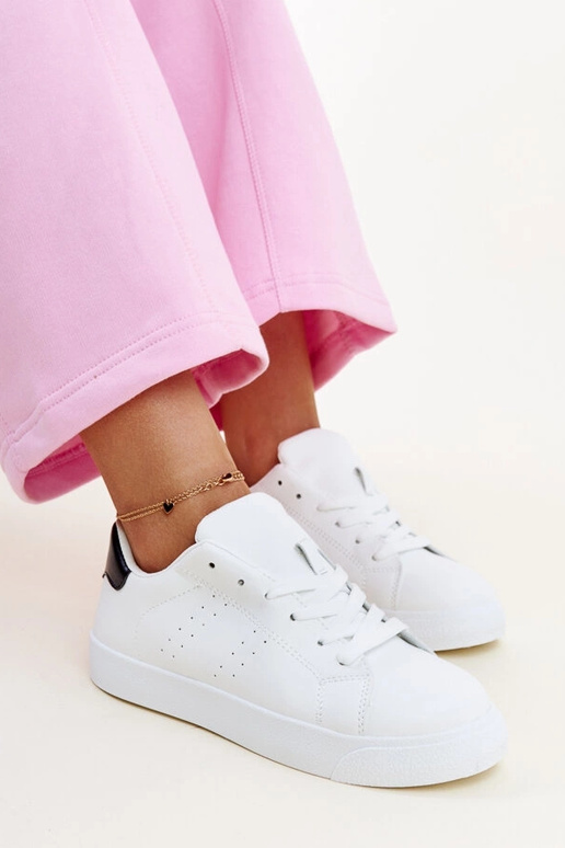 Schwarze und weiße Sneaker „Akila“ Schwarze und weiße Sneaker „Akila“