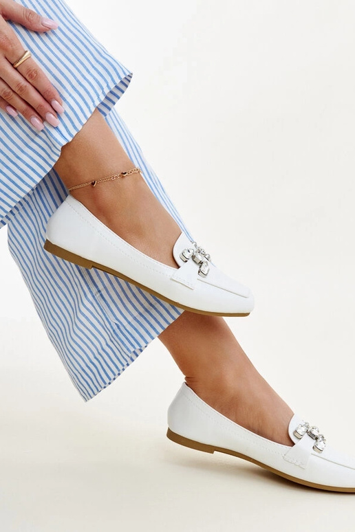 Weiße Loafer mit Zirkonia-Schnalle Mali Weiße Loafer mit Zirkonia-Schnalle Mali